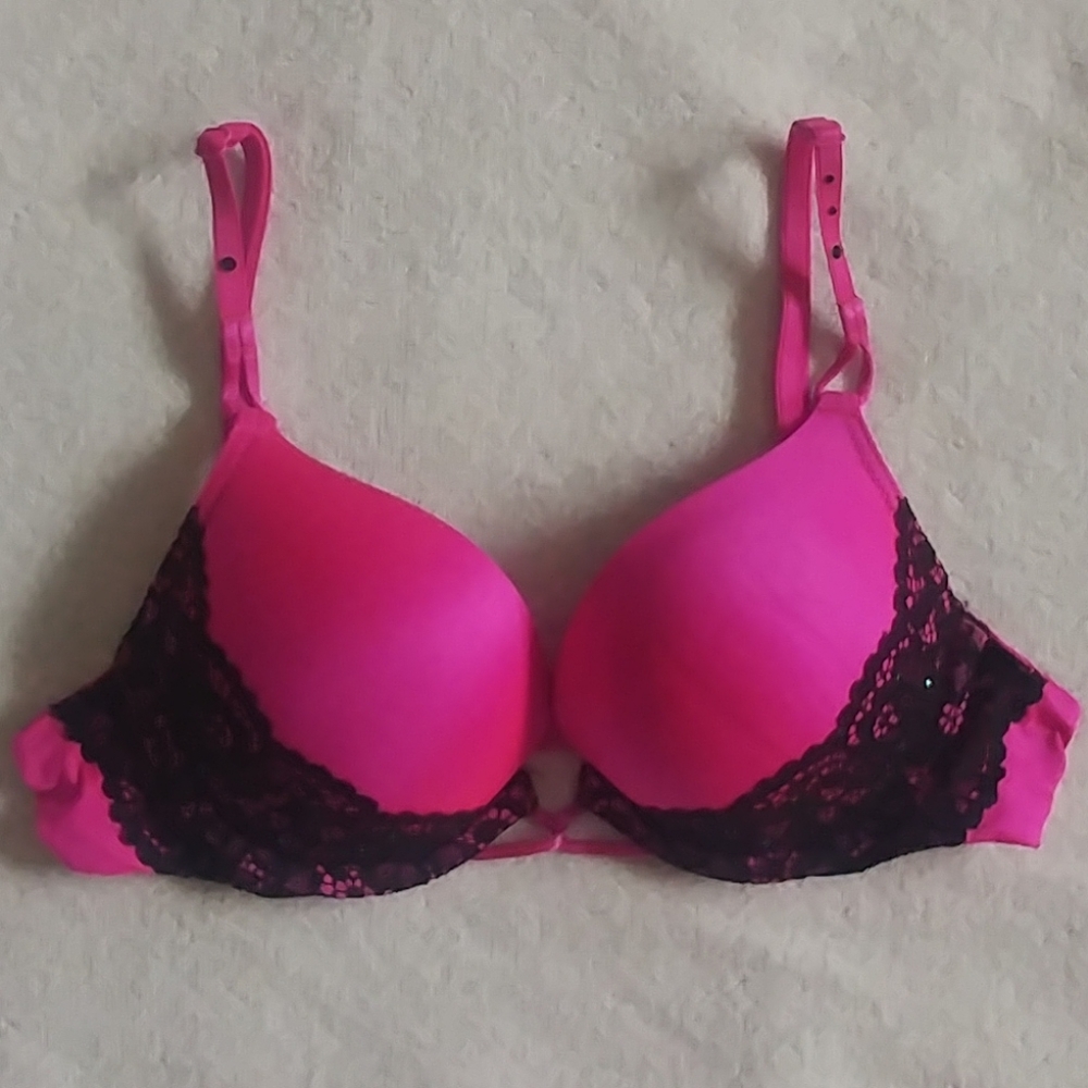 Victoria's Secret Miraculous Push-Up Bra